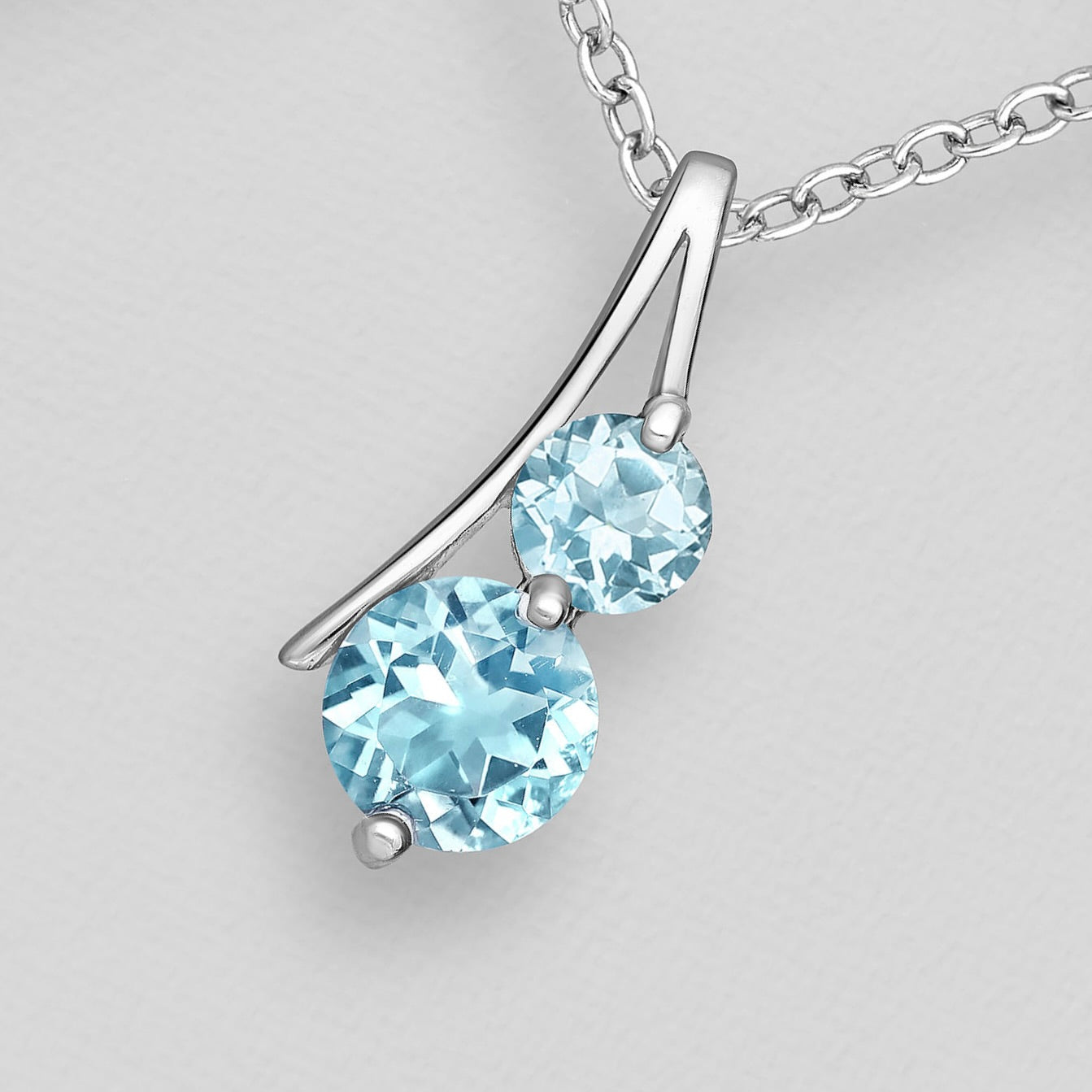 blue topaz facetted pendant 
