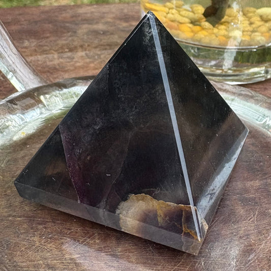 Fluorite Pyramid - 138 grams / 4.8 cm (#2)