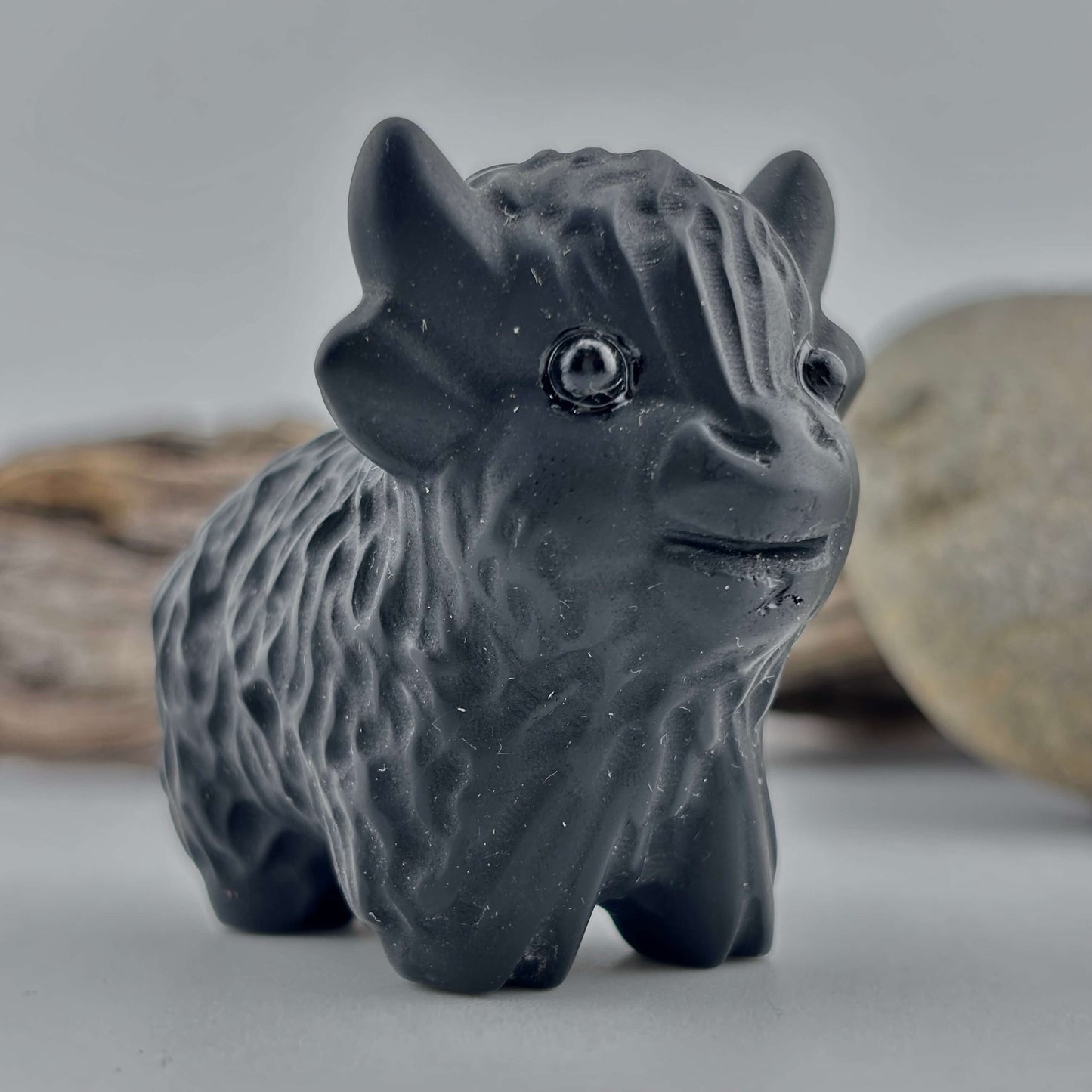 Black Onyx Carved Highland Plateau Cow - 98 grams / 5 cm