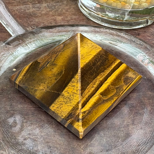 Tiger's Eye Pyramid - 107 grams / 5.1 cm