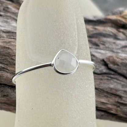 Facetted Teardrop Rainbow Moonstone Ring Sterling Silver .925 SZ US 6.5
