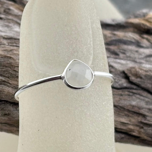 Facetted Teardrop Rainbow Moonstone Ring Sterling Silver .925 SZ US 6.5