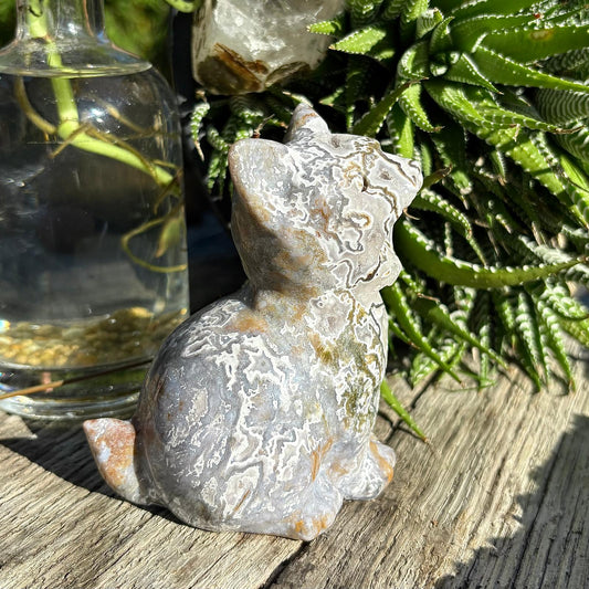 Moss Agate BIG Carved Meowing Cat - 452 grams / 10 cm Tall