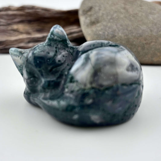 Moss Agate Carved Sleeping Cat - 106 grams / 5 cm