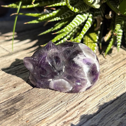 Amethyst Carved Sleeping Cat - 67 grams / 4 cm