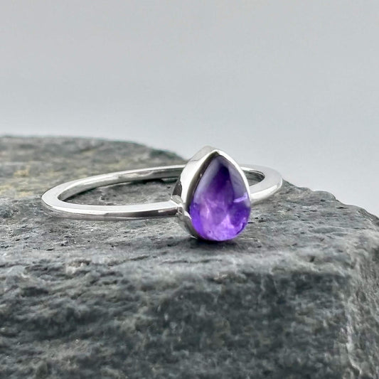 Amethyst TearDrop Ring Sterling Silver .925 SZ US 8.5 / 18.5MM