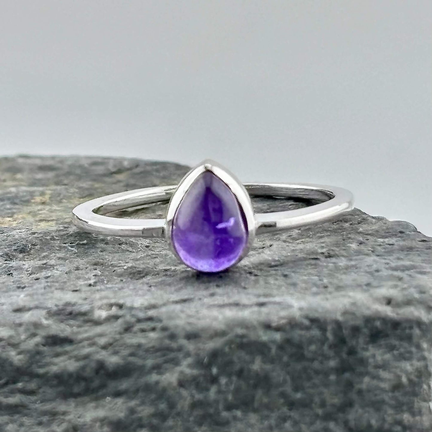 Amethyst TearDrop Ring Sterling Silver .925 SZ US 7 / 17.5MM