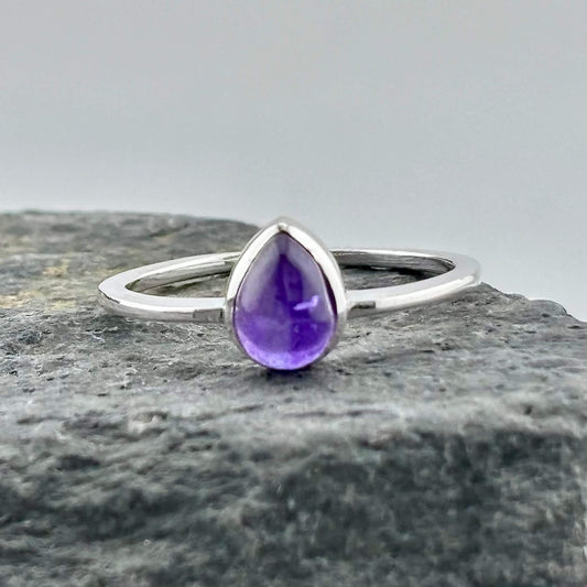 Amethyst TearDrop Ring Sterling Silver .925 SZ US 8.5 / 18.5MM