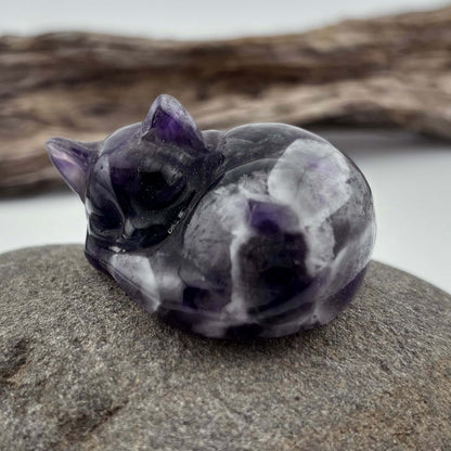 Amethyst Carved Sleeping Cat - 67 grams / 4 cm
