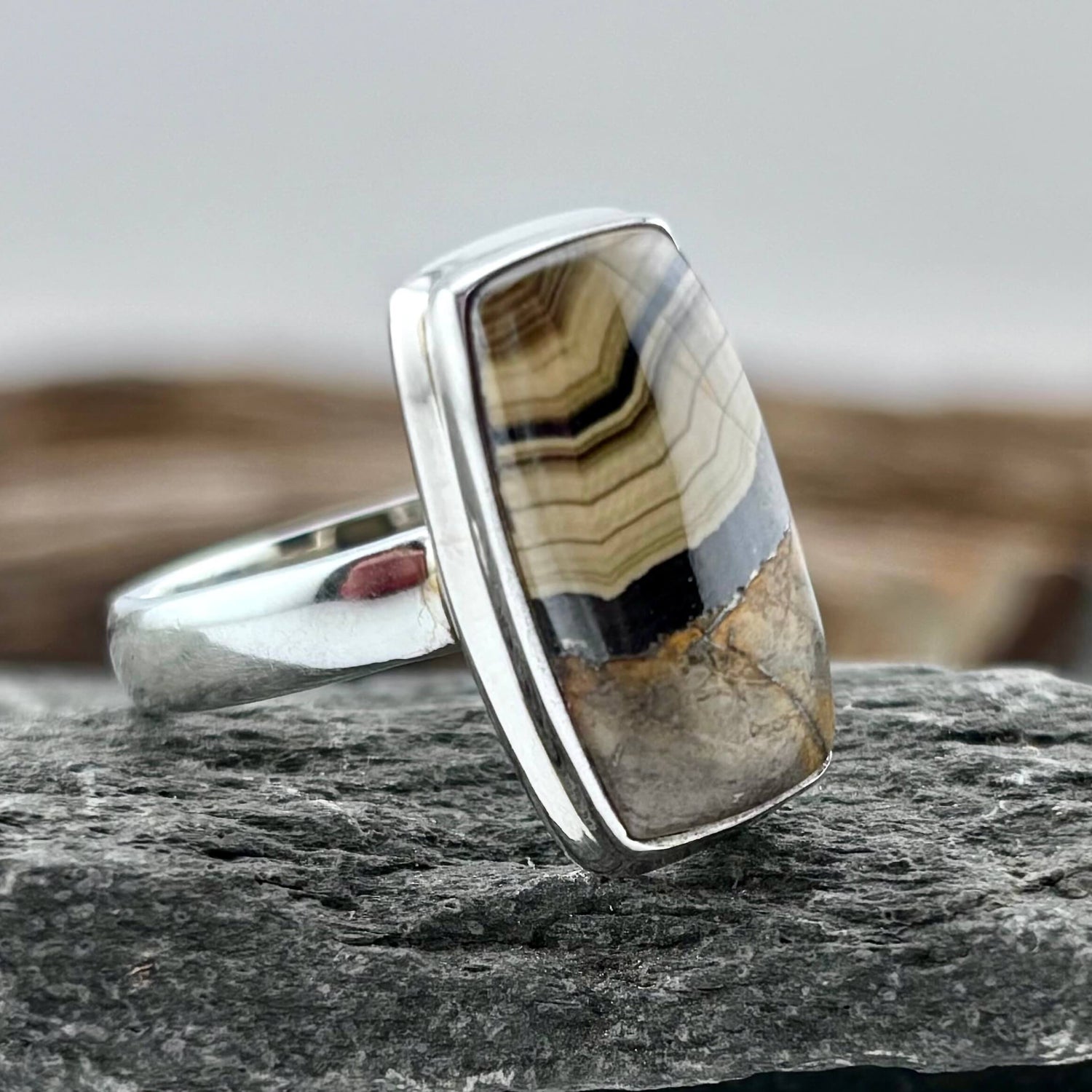 Schalenblende Ring - Handmade - Sterling Silver .925 (SZ 8.5)
